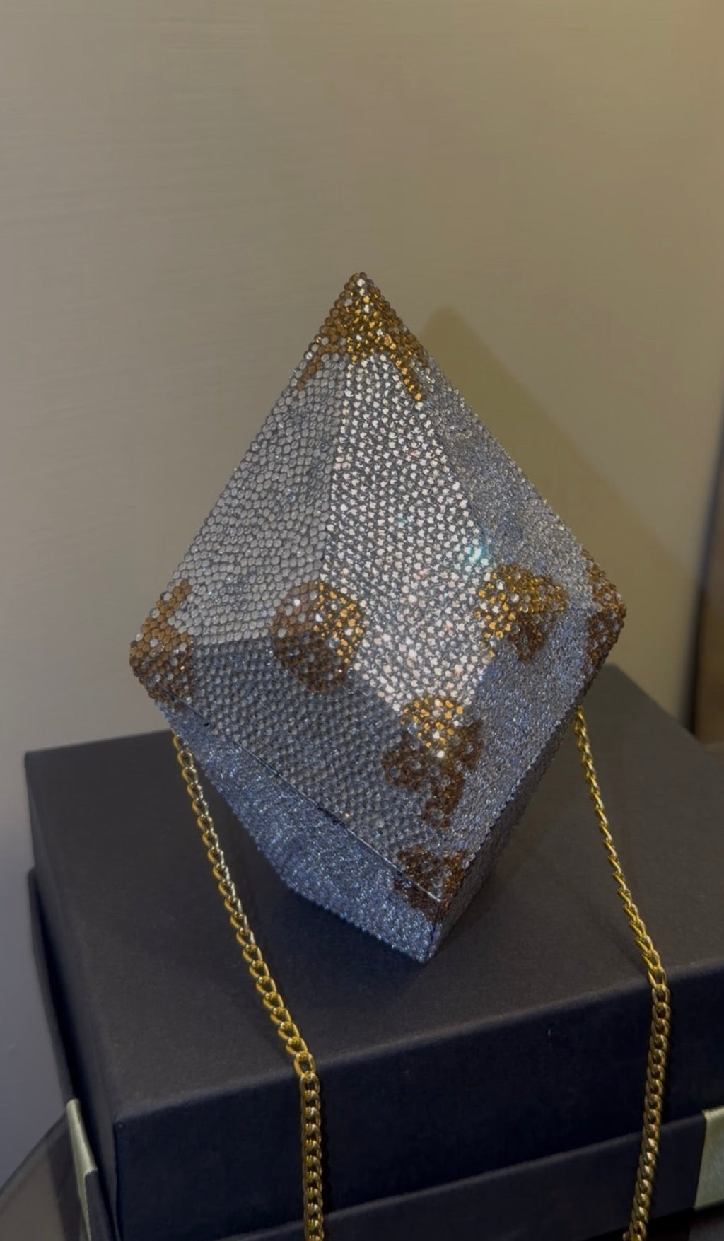 Diamond Clutch